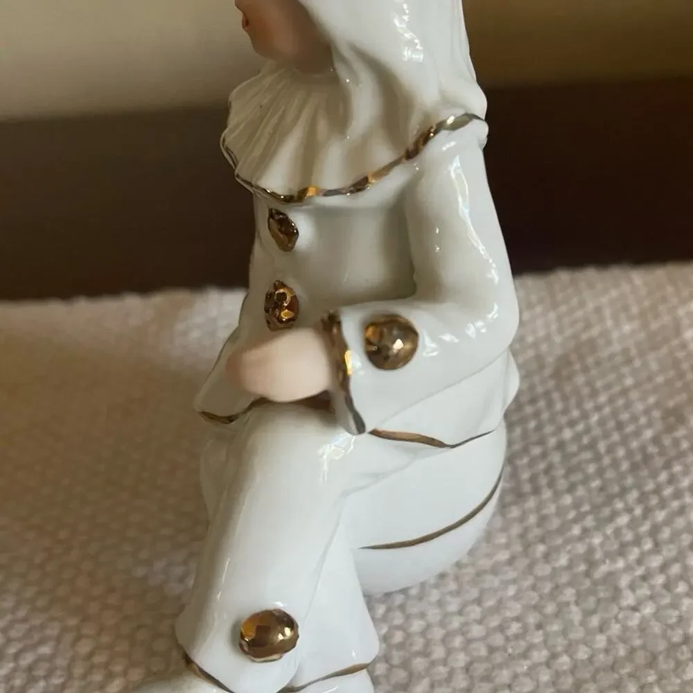 Vintage 80’s porcelain lady clown mime figurine